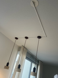 Photo de galerie - Pose 3 suspensions en saillie avec goulotte 