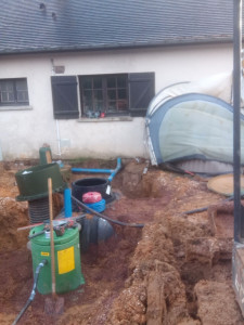 Photo de galerie - Pose de fosse avec système de pompe de relevaient
