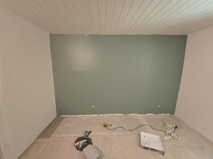 Photo de galerie - Peinture avant pose de plinthes et finitions