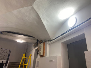 Photo de galerie - Installation de points lumineux a détection dans des communs d'immeuble