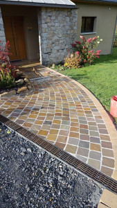 Photo de galerie - Pavage décoratif avec jointage résine 