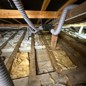 Photo de galerie - Suite du chantier d'isolation et plancher .
ici après dépose de l'ancien plancher 