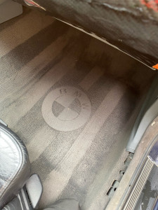 Photo de galerie - Brossage moquette 