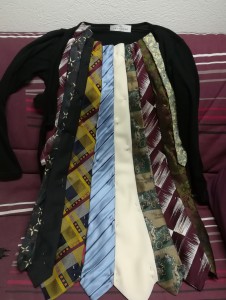 Photo de galerie - Tunique fabriquée avec des cravates. Retouches en tout genre 