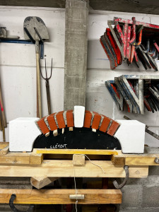 Photo de galerie - Voûte en brique avec les sommier et clé de voûte en cyporex réaliser à l’école (les joints n’étais pas encore fait)