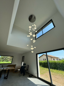 Photo de galerie - Pose d’un luminaire.