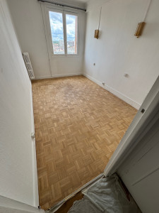 Photo de galerie - Parquet, ponçage