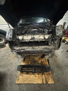Photo de galerie - Remplacement déflecteur d’air + moteur de volets sur Porsche Macan S suite à une perte de puissance + voyant moteur 