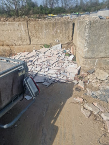 Photo de galerie - Transport de carrelage a la déchetterie. 