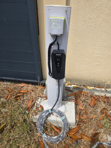 Photo de galerie - Pose borne recharge véhicule électrique