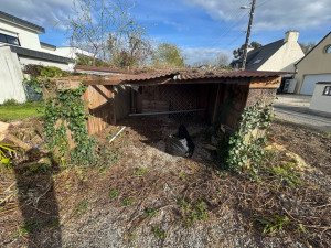 Photo de galerie - ( Avant) démolition petit hangar 