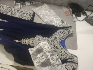 Photo de galerie - Rajuster une robe 