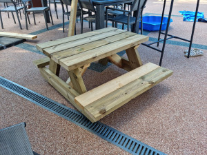 Photo de galerie - Table pique-nique pour enfant