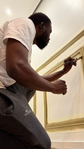 Photo de galerie - Moulure faites et en application de peinture en or