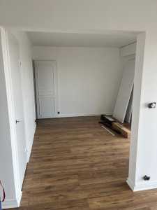 Photo de galerie - Mise en peinture des murs et pose de parquet 
