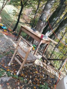 Photo de galerie - Mobilier ancien restauration en cours...