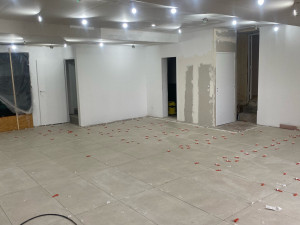 Photo de galerie - Pose de carreaux 120/60 , mur et ascenseur ! 