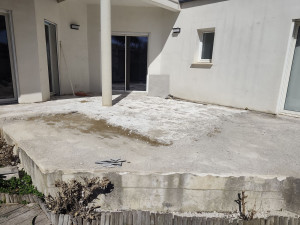 Photo de galerie - Démolition dalle de terrasse + chape.
