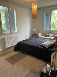 Photo de galerie - Remise en place de mobilier après l’application d’un nouveau sol ! 1/2