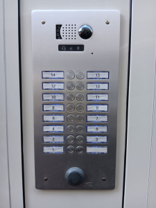 Photo de galerie - Pose de platine et poste interphone