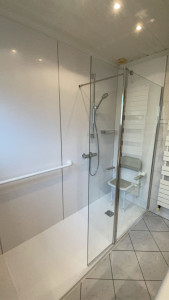 Photo de galerie - Salle de bain PMR