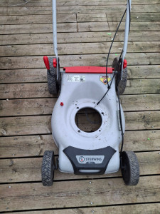 Photo de galerie - Changement câblage et roue pour cette tondeuse et dépose moteur cause casse.