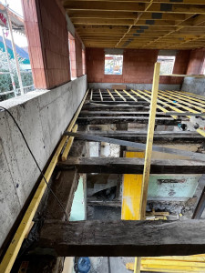 Photo de galerie - Pose du plancher de l’étage avant 