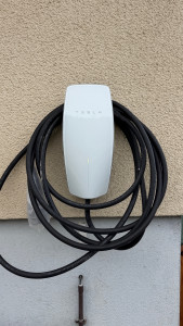 Photo de galerie - Borne électrique 11KW Tesla