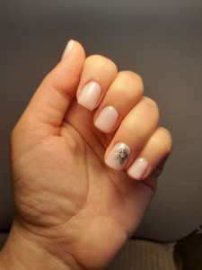 Photo de galerie - Vernis semi permanent sur ongles naturels