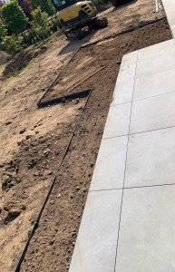 Photo de galerie - Création de massif en cours avec soudure des fascines en ferraille
