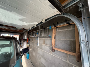 Photo de galerie - Pose crochet de fixation