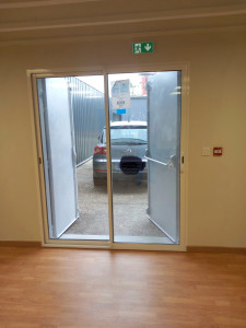 Photo de galerie - Pose portes vitres et  baies vitres 