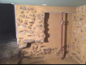 Photo de galerie - Préparation de mur en pierre plus joint