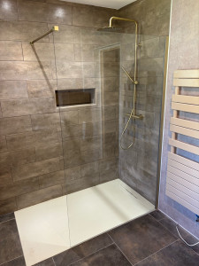Photo de galerie - Création d’un salle de bain complète 