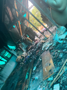 Photo de galerie - Désencombrant d’une maison incendiée évacuation de tout déchets et nettoyage pour reconstruction 