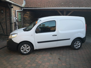 Photo de galerie - Vehicule  avec petite remorque pour debarrassage