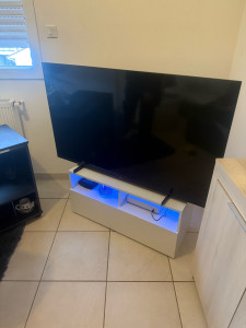 Photo de galerie - Montage d’un meuble TV avec Led 