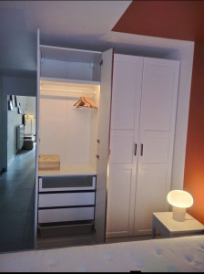 Photo de galerie - Montage d'une armoire IKEA + éclairage intégré