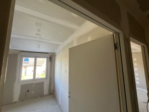 Photo de galerie - Pose de Placo, menuiserie intérieur, application de bande plus enduit