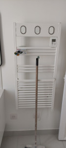 Photo de galerie - Montage de sèche serviettes et radiateur