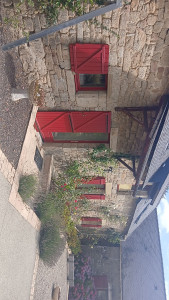 Photo de galerie - Suite des rénovations volées encadrement de fenêtre 