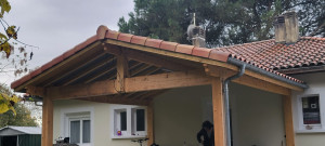 Photo de galerie - Pergola sur mesure. Carport, extension charpente, réparation de fuite,.....