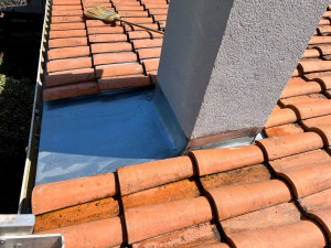 Photo de galerie - Abergement de cheminée en zinc