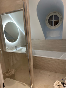 Photo de galerie - Devant baignoire 