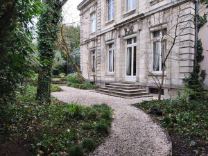 Photo de galerie - Ramassage de feuilles mortes