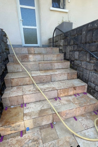 Photo de galerie - Marche en travertin 