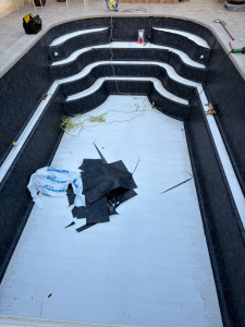 Photo de galerie - Rénovation d’une coque de piscine par du PVC armé 