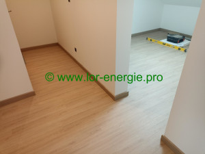 Photo de galerie - Pose de parquet avec plinthes & cloisons BA13.