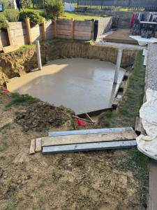 Photo de galerie - Dalle béton pour piscine 