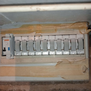 Photo de galerie - Réfection d un tableau dans une maison des années soixante. photo avant
